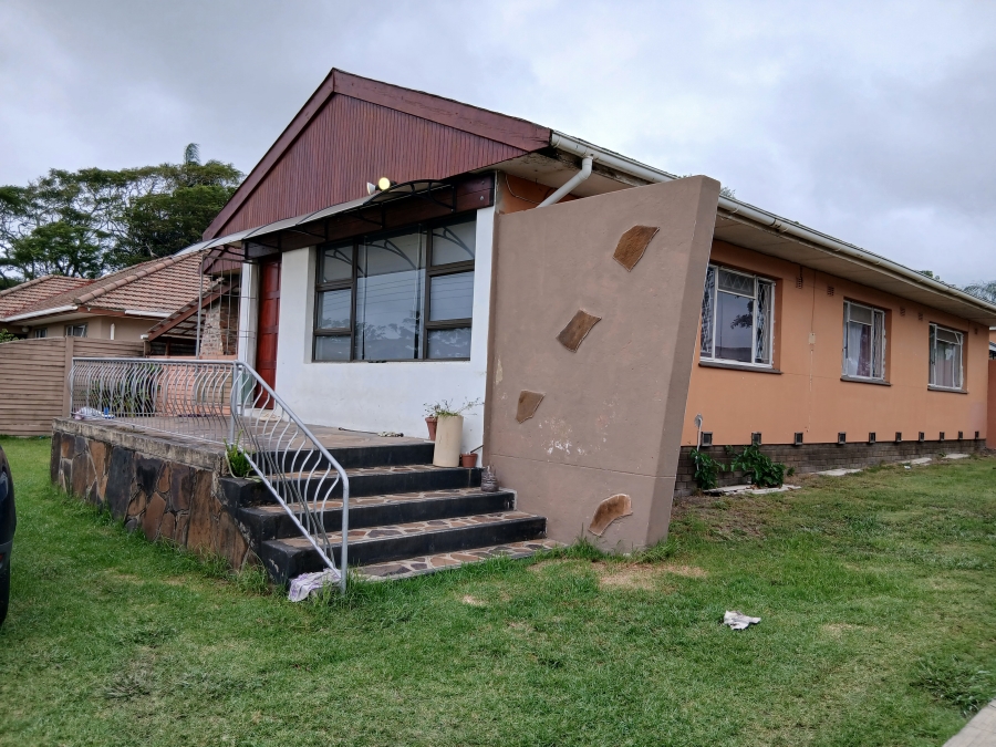 3 Bedroom Property for Sale in Summerpride Eastern Cape